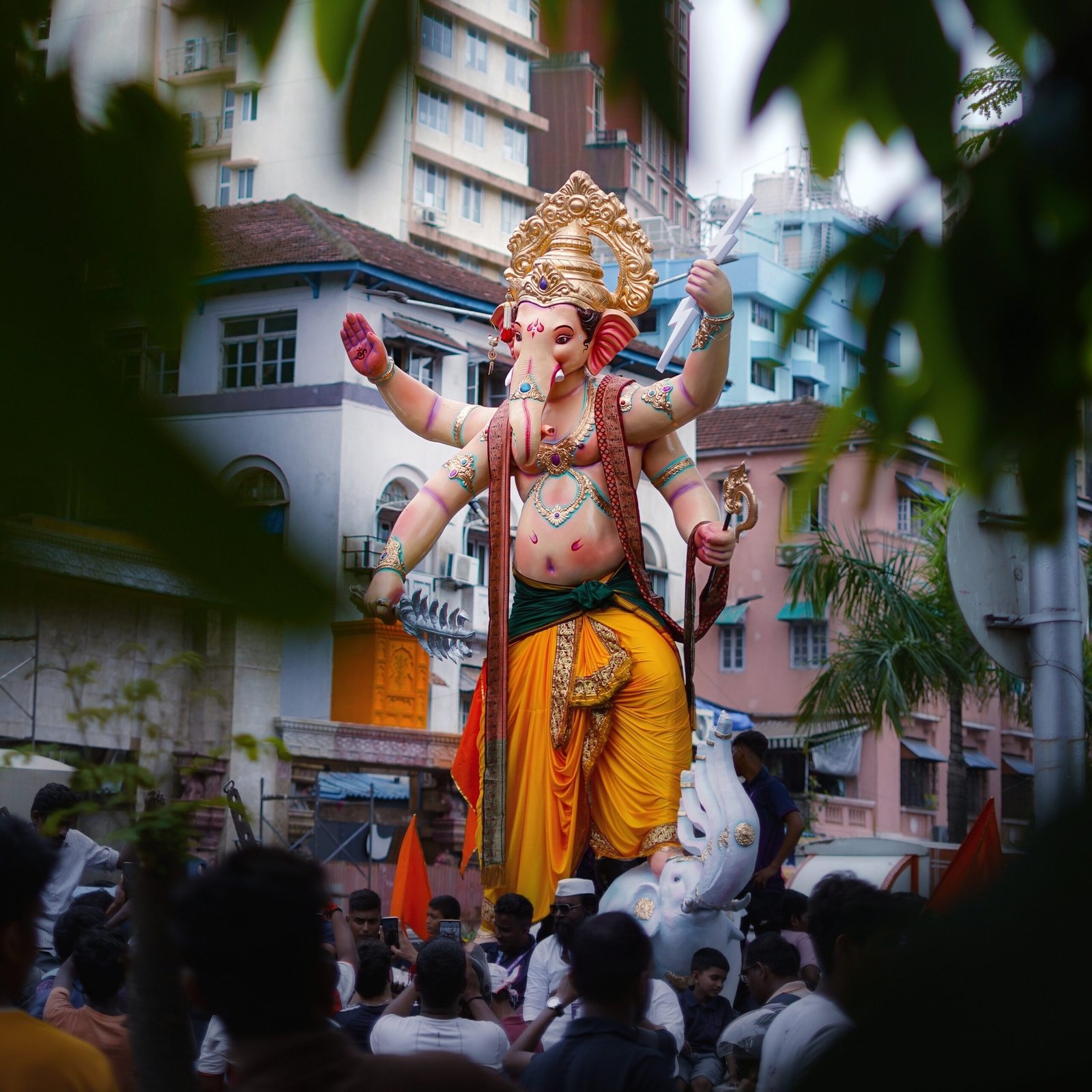 Massive Ganesh Idol on the streets of mumbai