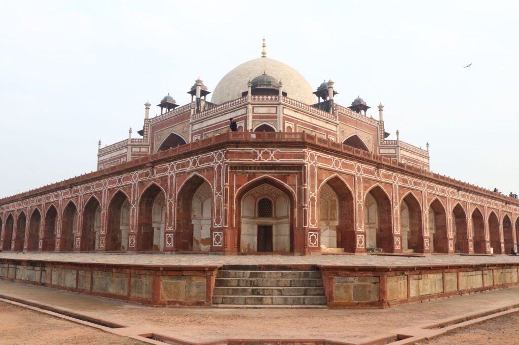 Humayun’s Tomb in Delhi, an architectural masterpiece and a peaceful heritage site included in the best one-day Delhi itinerary.