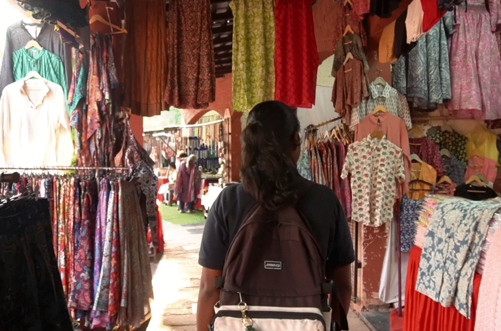 Shopping on the streets of Delhi